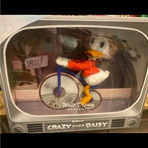 Walt Disney Daisy Duck Figurine